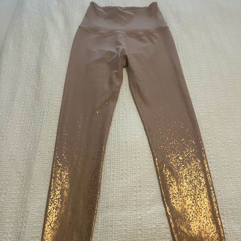 Beyond Yoga rose gold sparkle leggings size small
